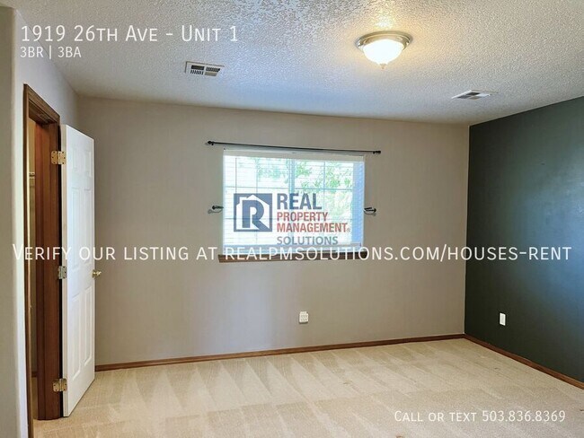 Building Photo - 1919 26th Ave