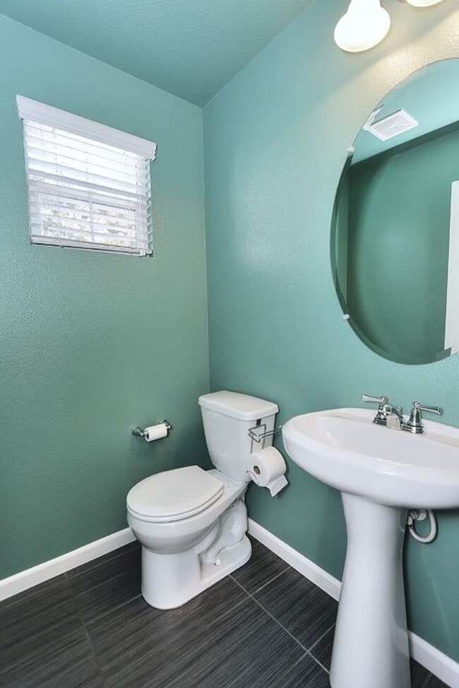 Building Photo - High Demand Park Place Home for Rent!