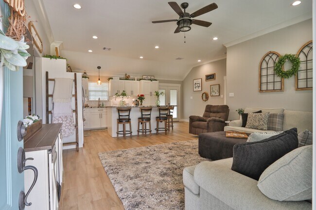 Building Photo - 13202 Cardin Ln