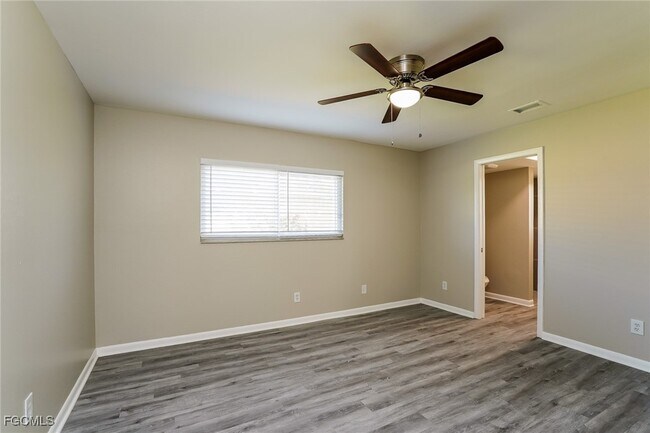 Building Photo - 1411 SE 17th Terrace