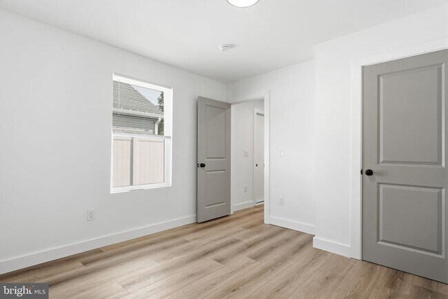 Building Photo - 96 Elderberry Dr
