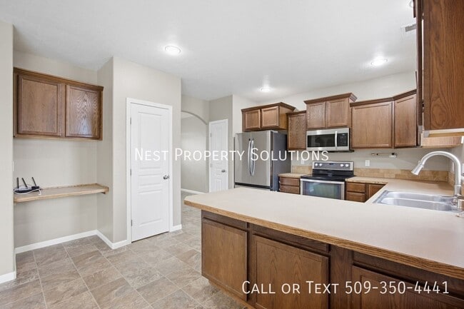 Building Photo - 800 S Hamilton Rd