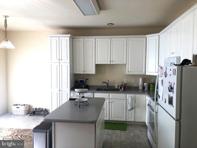 Building Photo - 21505 Trowbridge Square