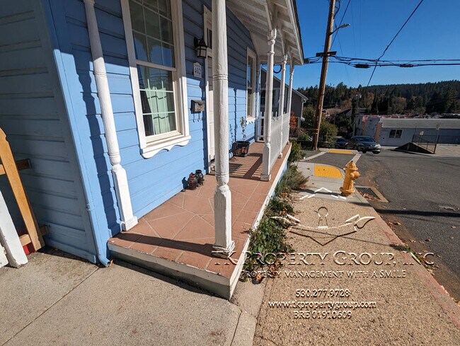 Building Photo - 402 Richardson St