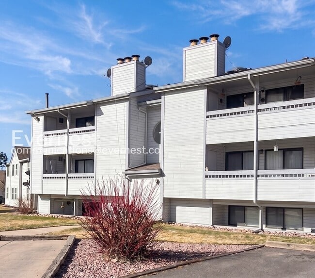 Building Photo - 1210 Firefly Cir