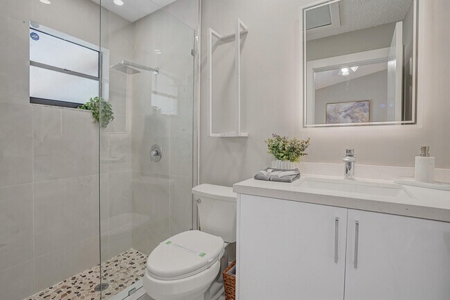 Building Photo - 1329 Periwinkle Pl