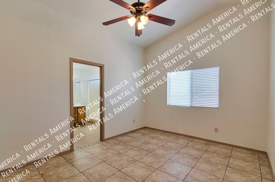 Building Photo - 2528 S Krissy Ave