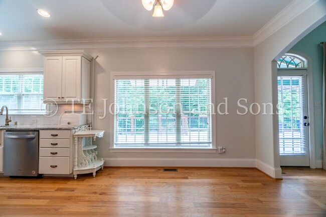 Building Photo - Luxury Living in Lewisville