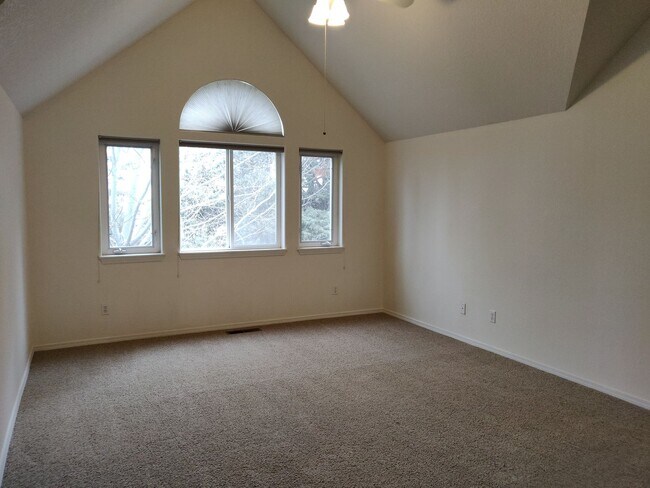 Building Photo - Spacious and charming, this two-story 4 be...
