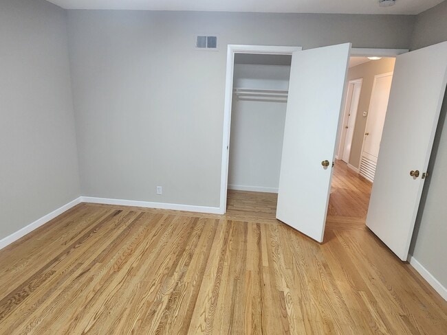 Building Photo - 1803 Jackson St