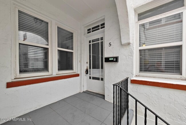 Primary Photo - 1009 Stockton St