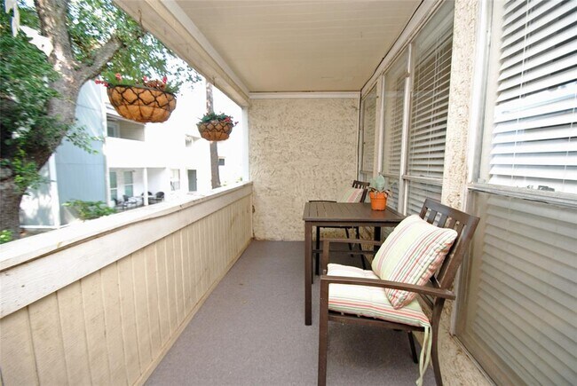 Building Photo - 781 Country Pl Dr