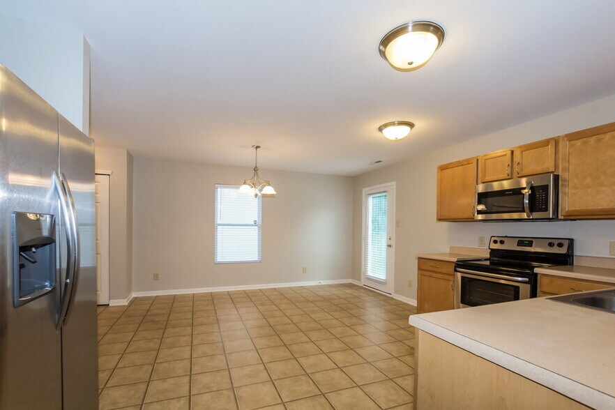 Building Photo - 1528 Bray Dr