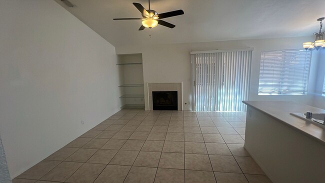 Building Photo - Single Story Rosamond home