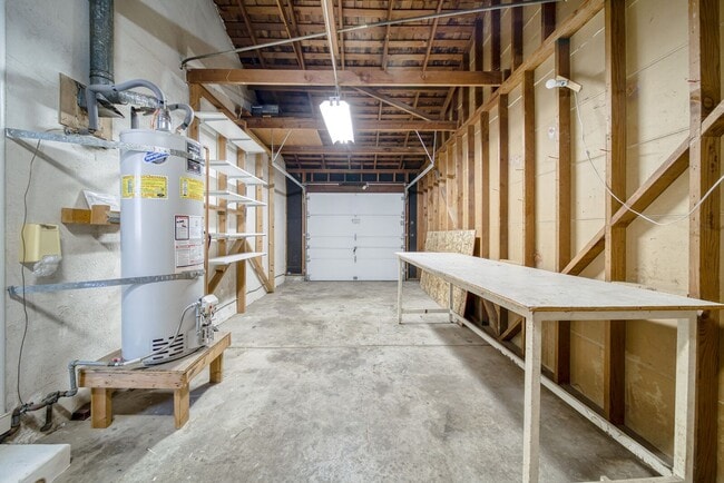 Building Photo - East Palo Alto Duplex for Rent - $3,000/mo