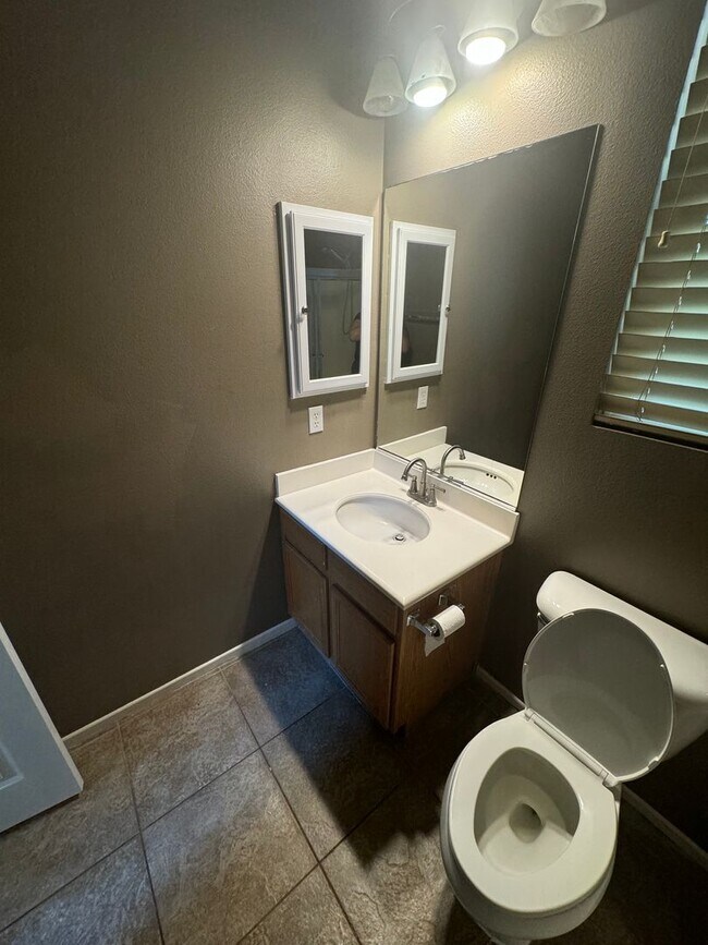 Building Photo - Beautiful Home in the Heart of Perris