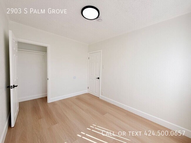 Building Photo - 2903 S Palm Grove Ave