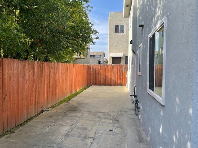 Building Photo - Temple