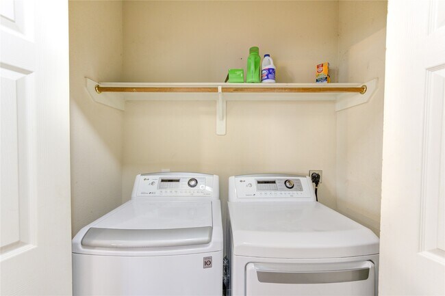 Building Photo - 2351 Urban Forest Ct