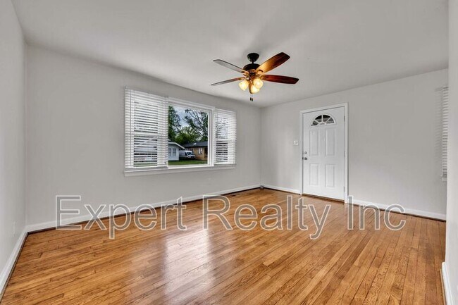 Building Photo - 7119 1st Ave S