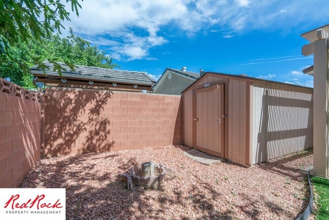 Building Photo - 2 Bedroom and 2 Bathroom Home near Quail C...