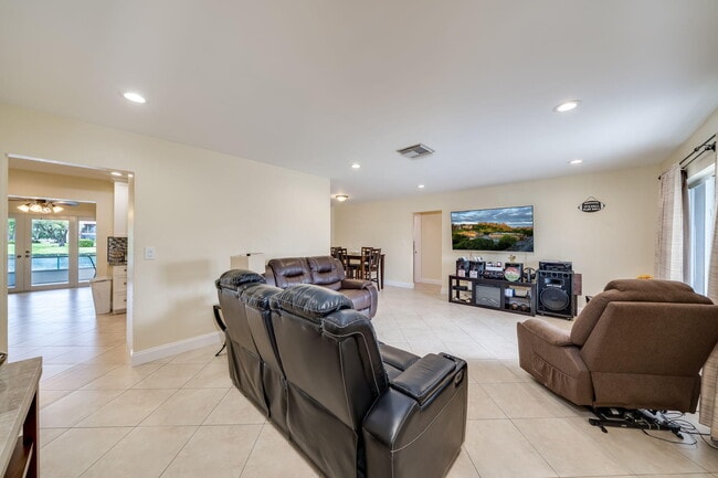 Building Photo - 9603 NW 67th Ct