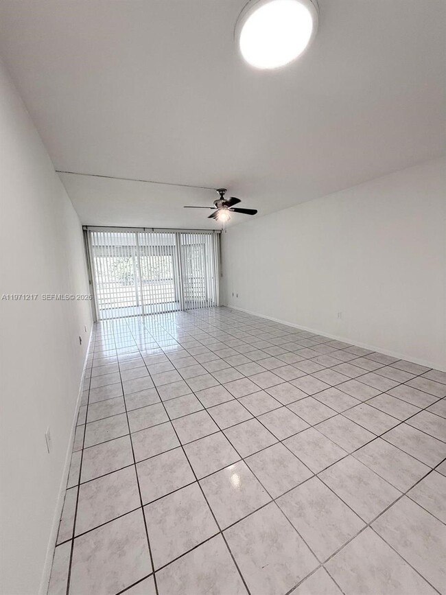 Building Photo - 1201 NE 191st St