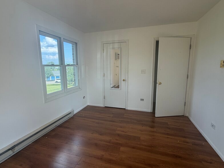 Building Photo - 1362 Cunat Ct