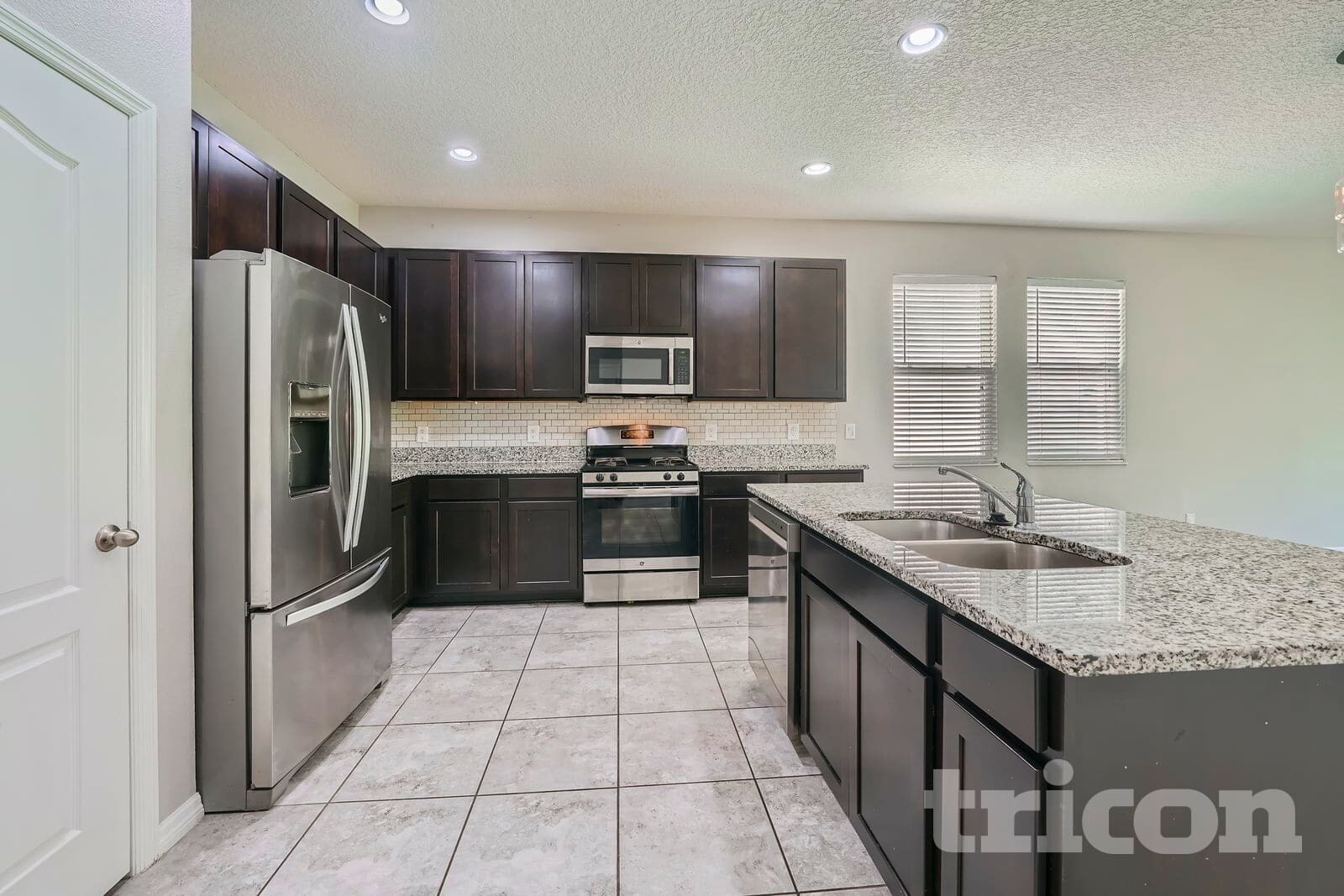 Building Photo - 937 Hilltop Park Ct