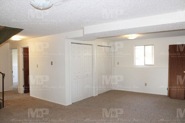 Building Photo - 1205 Fuqua Dr