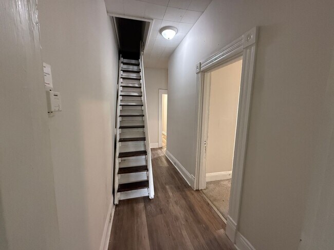 Building Photo - 376 Park Ave