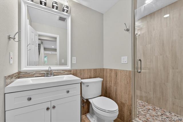 Building Photo - 10543 Laurelglen Cir