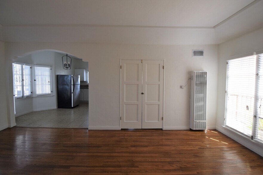 Building Photo - 1415 S Sierra Bonita Ave