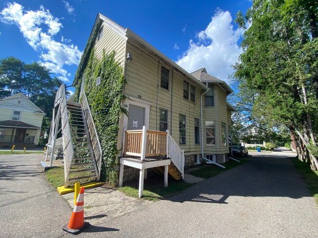 Building Photo - 217 W Vine St