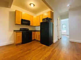 Building Photo - 304 Bradford St