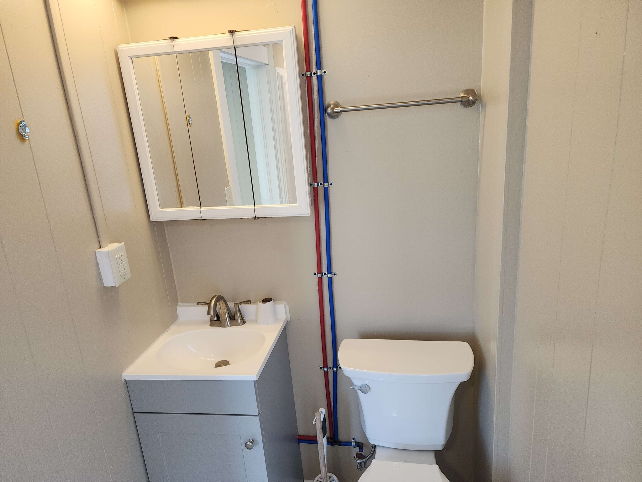 Bathroom 2 - 102 Vermillion St
