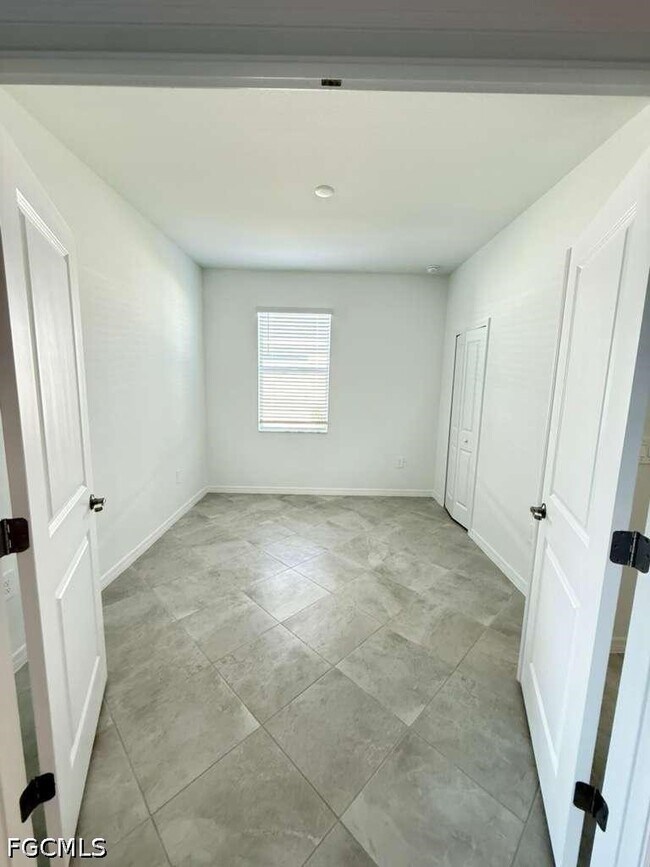 Building Photo - 14778 Martingale Pl
