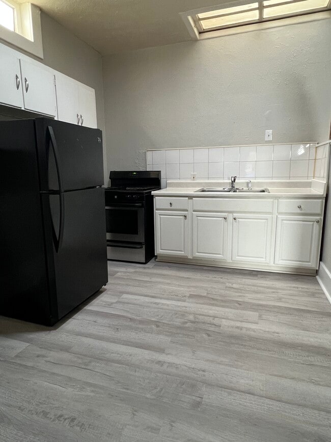 Building Photo - 2521 Peach St