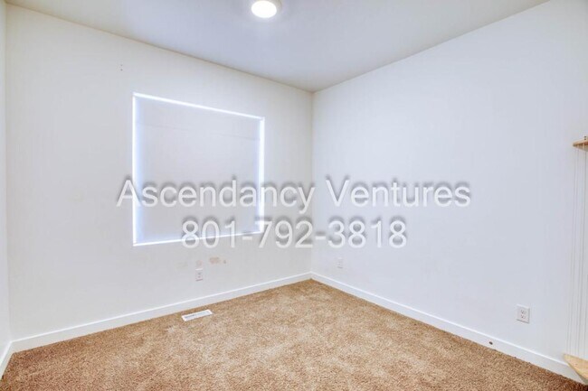 Building Photo - 664 West 1300 N