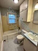 Building Photo - 607 N James St