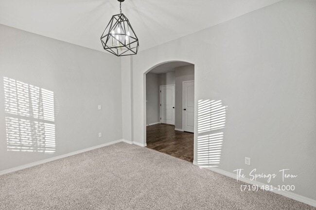 Building Photo - STUNNING 4BD HOME w/ NO ELECTRIC BILL! - Security Deposit Waiver Available