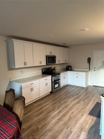Building Photo - 305 Glenwick Ln