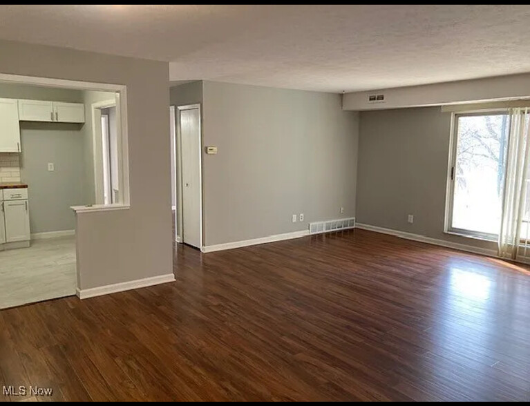 Primary Photo - 3675 Clague Rd