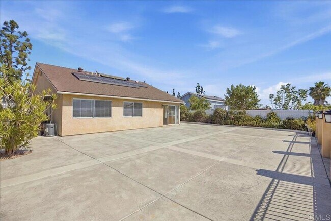 Building Photo - 6859 Paris Way