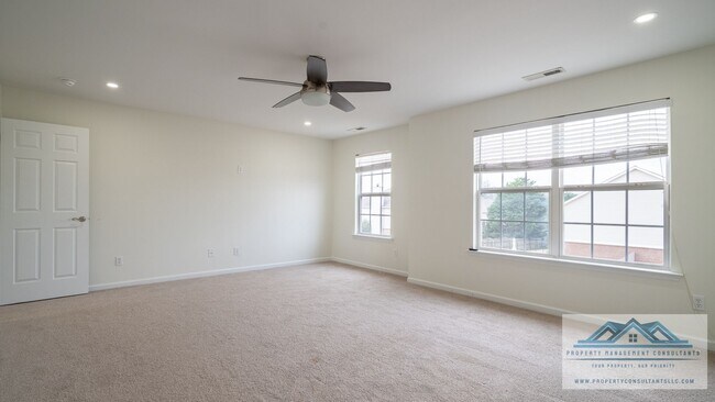 Building Photo - 102 Millbury Way