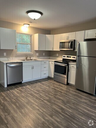 Building Photo - P4 - West Wood (Troy Duplex)