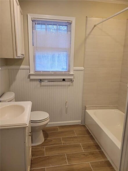 Building Photo - 5012 Suwanee Dam Rd