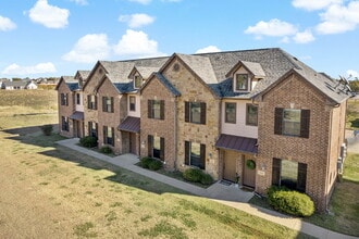 Building Photo - "Modern 2 Bed, 1.5 Bath Condo in Sanger, TX with 982 sq ft of Comfortable Living Space!"