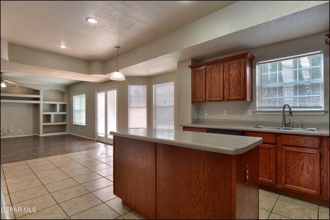 Building Photo - 3057 Tierra Mina Dr