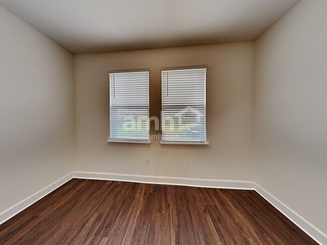 Building Photo - 1048 Walden Pond Dr